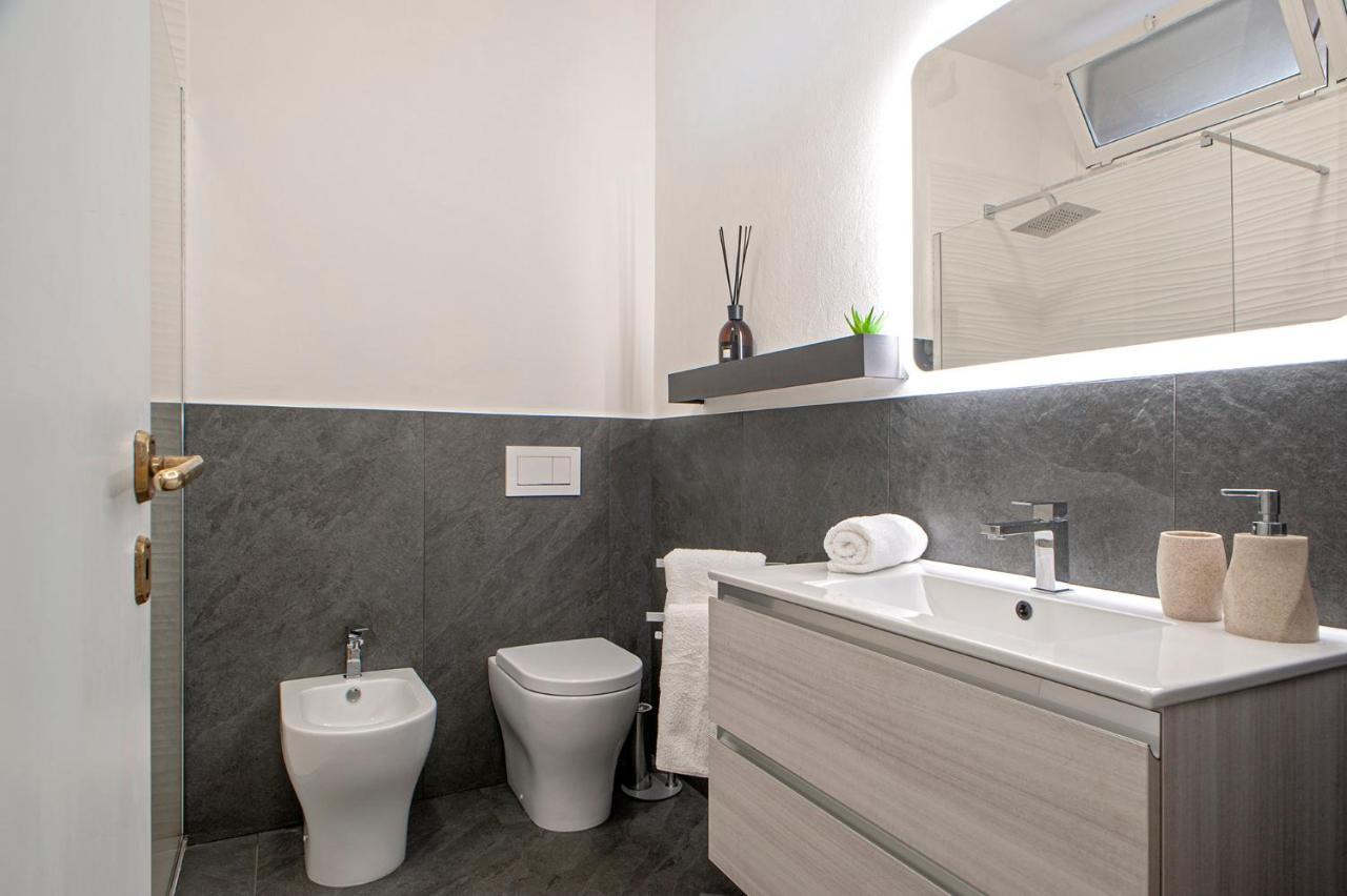 Free Parking Appartamento 5 Stelle Elegante Con Suite Livorno Eksteriør bilde